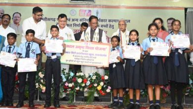 मेहनत की चमक, सरकारी सहारे से उड़ान: श्रमिक की बेटी डिंपल कश्यप का संस्कार सिटी स्कूल में सुनहरा भविष्य मेहनत की चमक, सरकारी सहारे से उड़ान: श्रमिक की बेटी डिंपल कश्यप का संस्कार सिटी स्कूल में सुनहरा भविष्य