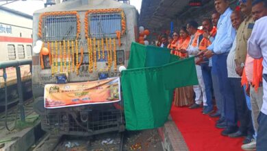 850 श्रद्धालुओं का जत्था अयोध्या धाम एवं काशी विश्वनाथ के दर्शन के लिए भारत गौरव स्पेशल ट्रेन से अयोध्या रवाना 850 श्रद्धालुओं का जत्था अयोध्या धाम एवं काशी विश्वनाथ के दर्शन के लिए भारत गौरव स्पेशल ट्रेन से अयोध्या रवाना