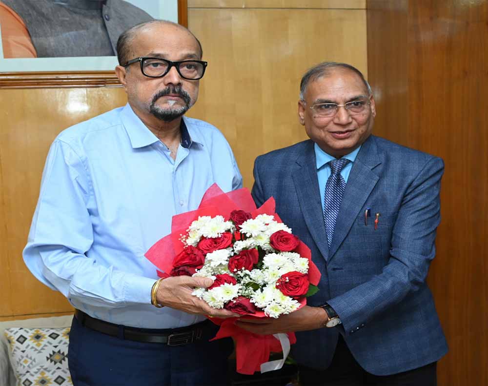 राज्यपाल रमेन डेका से राज्य उपभोक्ता विवाद प्रतितोष आयोग के अध्यक्ष चौरड़िया ने की सौजन्य भेंट राज्यपाल रमेन डेका से राज्य उपभोक्ता विवाद प्रतितोष आयोग के अध्यक्ष चौरड़िया ने की सौजन्य भेंट