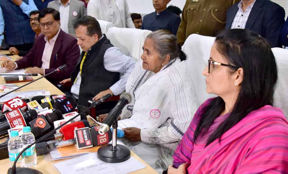 लखनऊ स्थित शिविर कार्यालय में राज्य स्तरीय कंट्रोल रूम से होगी समग्र निगरानी लखनऊ स्थित शिविर कार्यालय में राज्य स्तरीय कंट्रोल रूम से होगी समग्र निगरानी