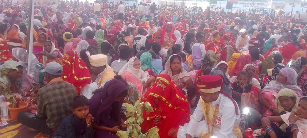 मुख्यमंत्री कन्या विवाह योजना के तहत 188 जोड़े बधे मंगल सूत्र में