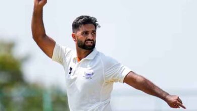 आकिब नबी डार कौन हैं? रणजी ट्रॉफी 2025-26 में ‘प्लेयर ऑफ द सीरीज’ बनकर चमके, IPL में भी कमा चुके करोड़ों