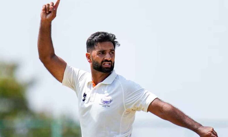 रणजी ट्रॉफी में आकिब नबी का जलवा: 60 विकेट, 7 बार 5 विकेट हॉल के बाद टीम इंडिया में एंट्री की मांग