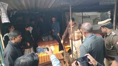 अयोध्या कचहरी को बम से उड़ाने की धमकी, हड़कंप; सर्च ऑपरेशन जारी अयोध्या कचहरी को बम से उड़ाने की धमकी, हड़कंप; सर्च ऑपरेशन जारी