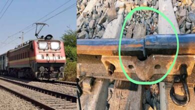 बेतिया में 10 दिन में ही टूटा नई रेललाइन का ट्रैक, बाल-बाल बची बगहा-पाटलिपुत्र एक्सप्रेस
