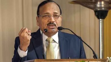 SIR याचिका पर भड़के CJI सूर्यकांत: क्या हम तय करेंगे माता-पिता कौन हैं? SIR याचिका पर भड़के CJI सूर्यकांत: क्या हम तय करेंगे माता-पिता कौन हैं?