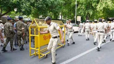 दिल्ली में हाई अलर्ट: हर गाड़ी पर निगरानी, किरायेदारों की पहचान भी कड़ी