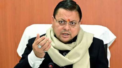 सीएम धामी ने स्कूल के बच्चों के साथ सुनी पीएम मोदी के मन की बात