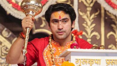 ग्वालियर में धीरेंद्र शास्त्री का विवादित बयान: दुर्गा-काली बनो, बुर्के वाली नहीं