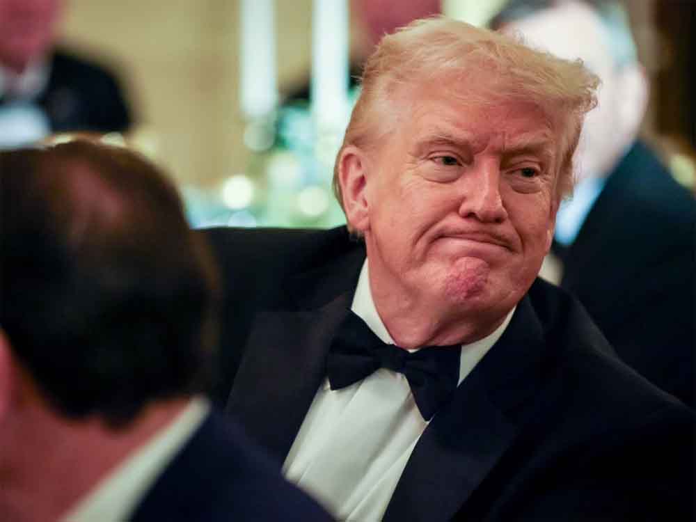 अमेरिका में ट्रंप की नीतियों पर बवाल, 60% लोग टैरिफ फैसलों से नाराज अमेरिका में ट्रंप की नीतियों पर बवाल, 60% लोग टैरिफ फैसलों से नाराज