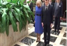 मैक्रों का मुंबई दौरा: 26/11 के शहीदों को श्रद्धांजलि, भावुक हुआ माहौल