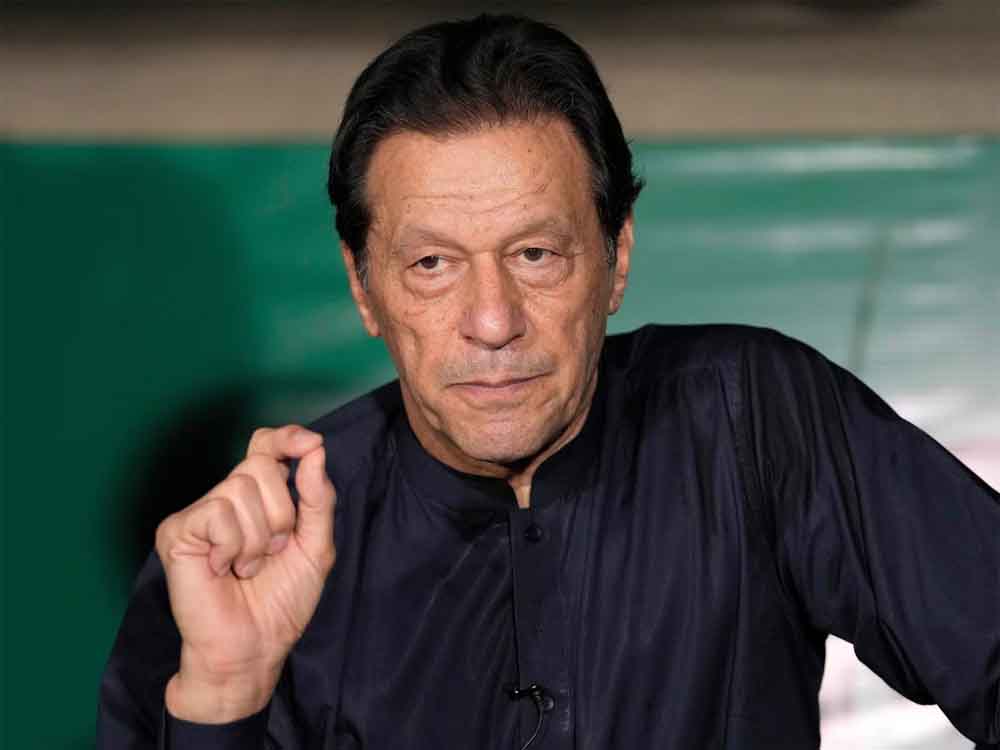 इमरान खान की बिगड़ी सेहत पर क्रिकेट जगत चिंतित, कपिल-गावस्कर सहित 14 दिग्गजों ने पाक सरकार को लिखा पत्र