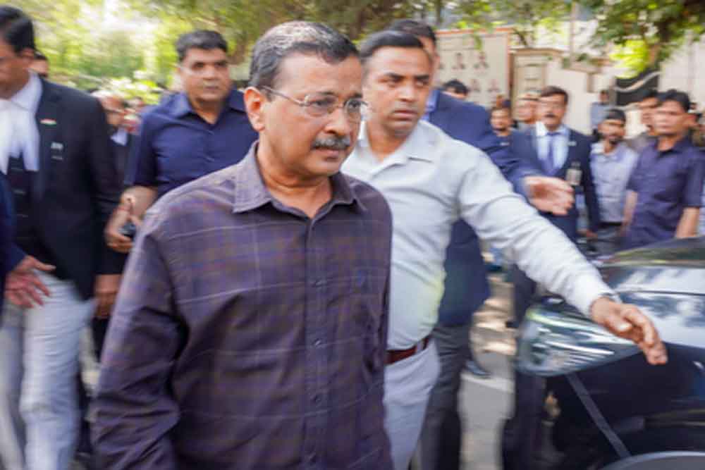 केजरीवाल-सिसोदिया को राहत, विपक्ष ने BJP पर साधा निशाना