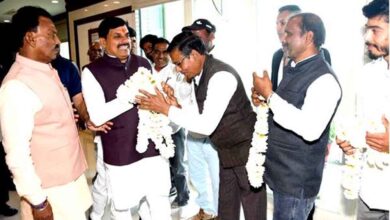 मुख्यमंत्री डॉ. यादव का कुरवाई विधानसभा क्षेत्र के किसानों ने माना आभार मुख्यमंत्री डॉ. यादव का कुरवाई विधानसभा क्षेत्र के किसानों ने माना आभार