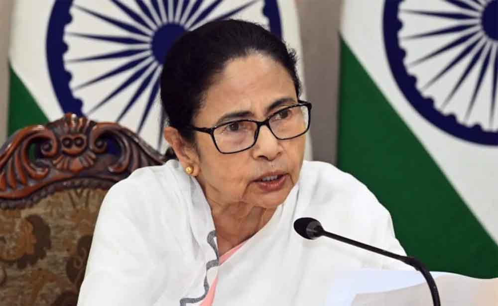 चुनावी चाल या राजनीतिक संदेश? BJP सांसद को ममता बनर्जी ने दिया बंगाल का सर्वोच्च सम्मान चुनावी चाल या राजनीतिक संदेश? BJP सांसद को ममता बनर्जी ने दिया बंगाल का सर्वोच्च सम्मान