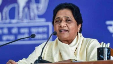 मायावती का बड़ा फैसला: यूपी में अकेले चुनाव लड़ेगी बसपा, दिल्ली बंगला विवाद पर भी रखी बात मायावती का बड़ा फैसला: यूपी में अकेले चुनाव लड़ेगी बसपा, दिल्ली बंगला विवाद पर भी रखी बात