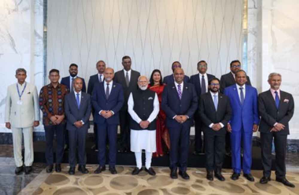 प्रधानमंत्री मोदी मलेशिया में भारतीय नेताओं से मिले, उपलब्धियों की तारीफ की