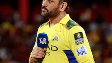 धोनी ने तोड़ी चुप्पी: कॉमेंट्री बॉक्स से क्यों दूर रहते हैं माही? खुद बताई बड़ी वजह