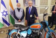 इजराइल में भारत की दमदार बाइक की एंट्री, PM मोदी और बेंजामिन नेतन्याहू ने साथ खिंचवाई तस्वीर