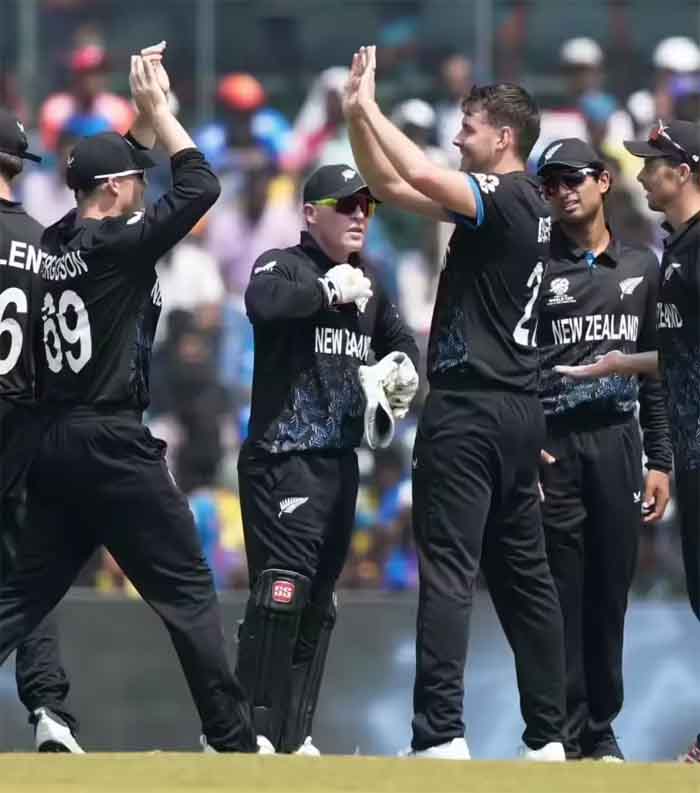 सेमीफाइनल की दौड़ में न्यूजीलैंड, स्पिन जाल में फंसेगा इंग्लैंड? सेमीफाइनल की दौड़ में न्यूजीलैंड, स्पिन जाल में फंसेगा इंग्लैंड?