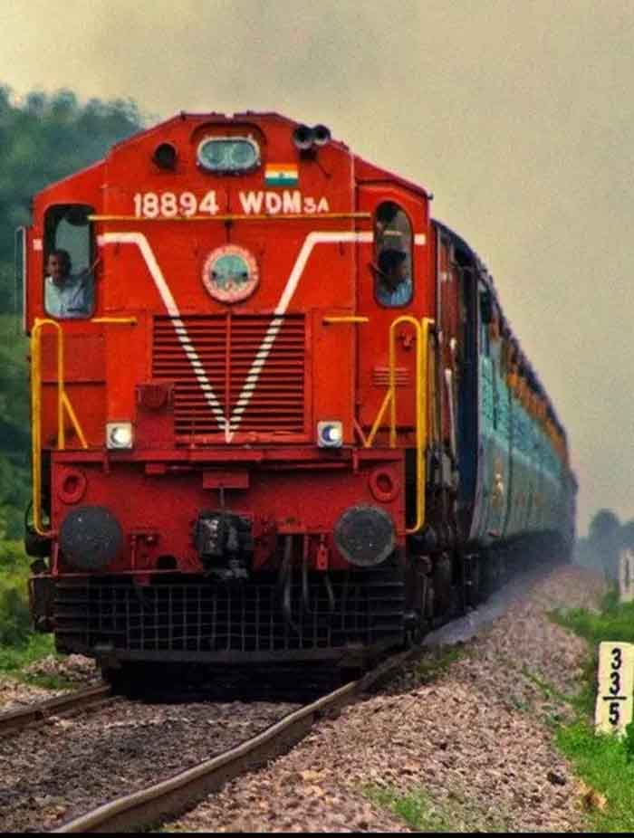 भारतीय रेलवे का बड़ा अपडेट: अब ट्रेन छूटने से 15 मिनट पहले तक बदल सकेंगे बोर्डिंग स्टेशन, जानें पूरा नियम भारतीय रेलवे का बड़ा अपडेट: अब ट्रेन छूटने से 15 मिनट पहले तक बदल सकेंगे बोर्डिंग स्टेशन, जानें पूरा नियम