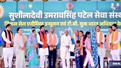 दीन-दुखियों की सेवा का संकल्प प्रेरणादायी और अनुकरणीय : राज्यपाल पटेल दीन-दुखियों की सेवा का संकल्प प्रेरणादायी और अनुकरणीय : राज्यपाल पटेल