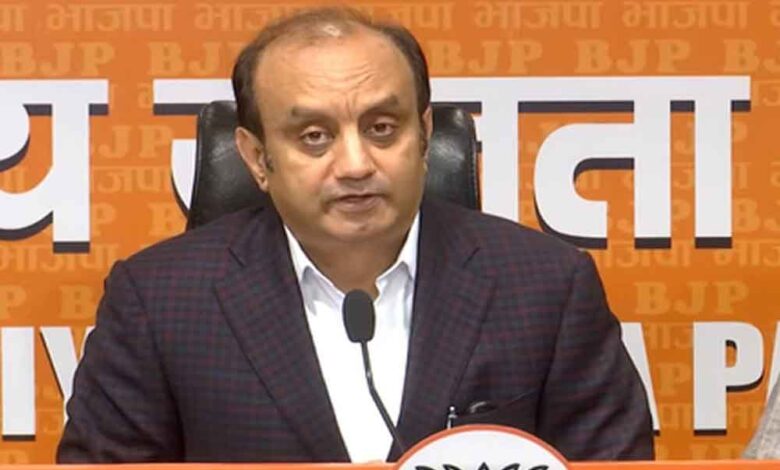 विदेशी फंडिंग और जासूसी के आरोपों पर घिरे गांधी परिवार, सुधांशु त्रिवेदी ने मांगा जवाब