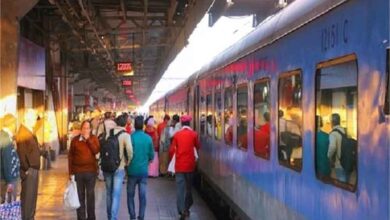 होली पर घर जा रहे हैं? ट्रेन टिकट बुक करने से पहले जानें ये बड़ी अपडेट!
