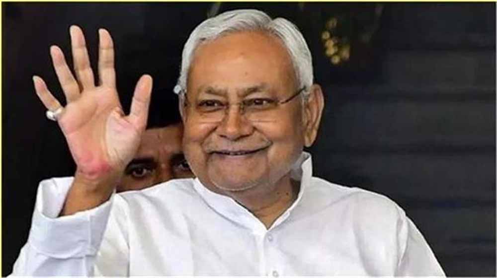 सीएम नीतीश के जन्मदिन पर 51 लाख बच्चों को पोशाक का तोहफा, पश्चिम चंपारण से होगी शुरुआत