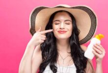 घर के अंदर भी जरूरी है सनस्क्रीन! इसे नजरअंदाज करना पड़ सकता है स्किन को भारी