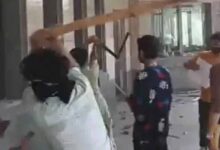 खामेनेई की मौत से पाकिस्तान में बवाल: कराची में अमेरिकी दूतावास के पास हिंसक प्रदर्शन, कई घायल