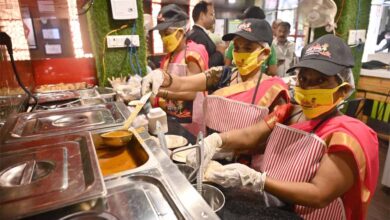 प्रेरणा कैंटीन से जुड़कर 10 हजार से अधिक महिलाएं बनीं लखपति