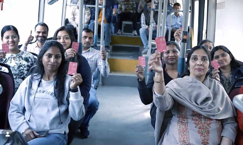 दिल्ली की महिलाओं को बड़ा तोहफा: डीटीसी बसों में फ्री सफर के लिए पिंक मोबिलिटी कार्ड की शुरुआत दिल्ली की महिलाओं को बड़ा तोहफा: डीटीसी बसों में फ्री सफर के लिए पिंक मोबिलिटी कार्ड की शुरुआत