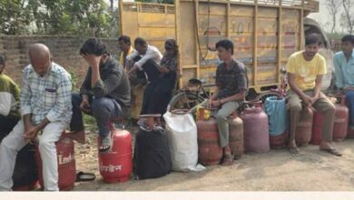 पटना में गैस की किल्लत से हाहाकार: सिलेंडर न मिलने पर लोगों ने NH-98 किया जाम