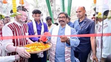रांची में ‘जोहारग्राम-मेड इन झारखंड’ शोरूम का CM हेमंत सोरेन ने किया उद्घाटन, स्थानीय उत्पादों को मिलेगा बड़ा मंच