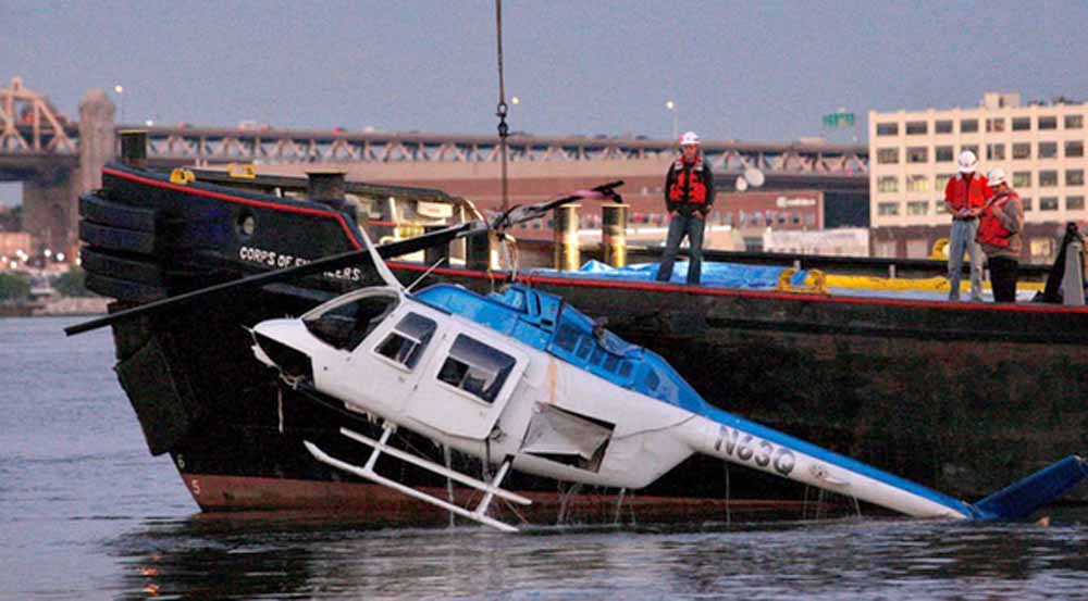 कतर में दर्दनाक हेलीकॉप्टर हादसा: 6 की मौत, 1 लापता; रेस्क्यू ऑपरेशन जारी कतर में दर्दनाक हेलीकॉप्टर हादसा: 6 की मौत, 1 लापता; रेस्क्यू ऑपरेशन जारी