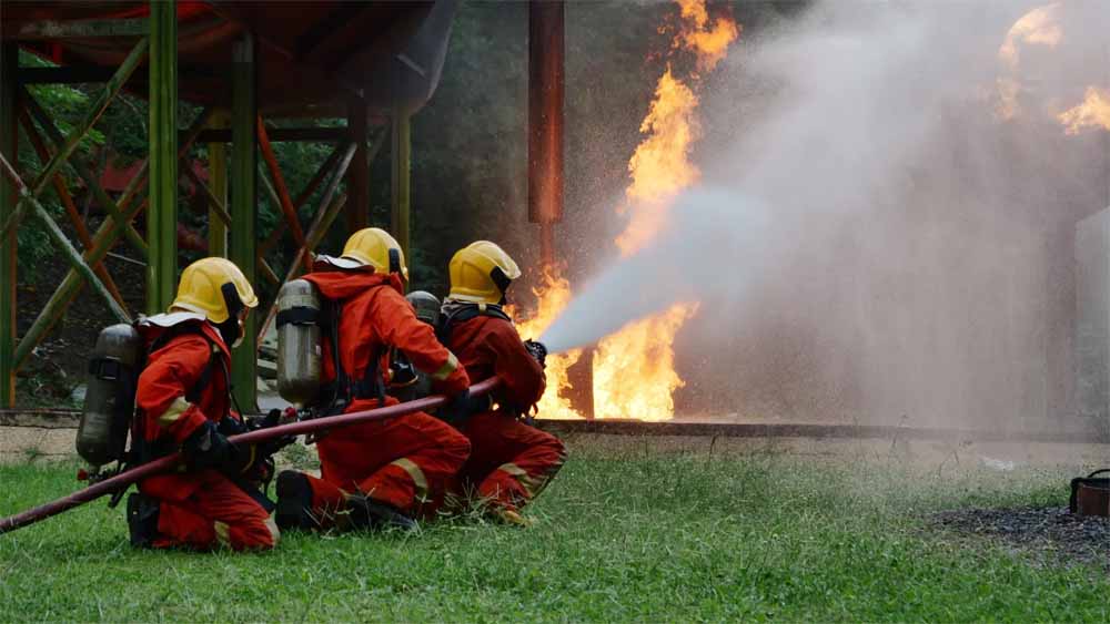 फायर इंजीनियरिंग में करियर की शुरुआत कैसे करें: एक सम्पूर्ण मार्गदर्शिका फायर इंजीनियरिंग में करियर की शुरुआत कैसे करें: एक सम्पूर्ण मार्गदर्शिका