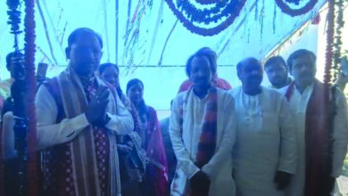 नुआपाड़ा में मुख्यमंत्री विष्णुदेव साय ने किए वैष्णो देवी मंदिर के दर्शन, परिवार संग दिखे