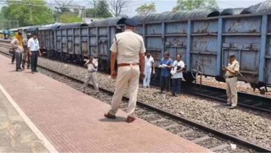 ड्यूटी के दौरान ट्रेन मैनेजर की मौत, गोमो स्टेशन पर गिरे; ओवरटाइम पर सवाल
