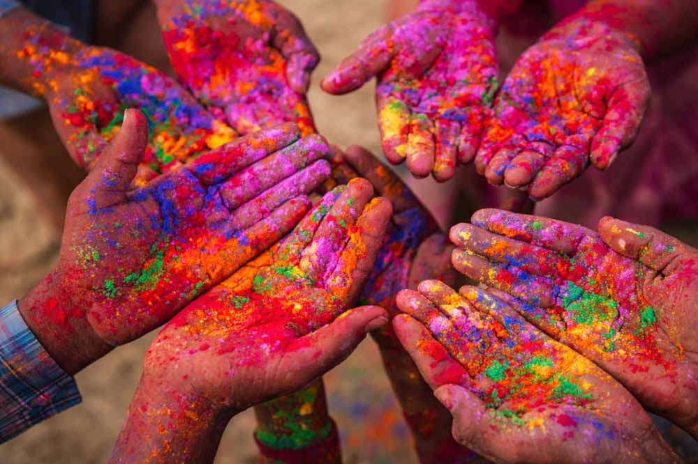 होली की सुबह का चमत्कारी उपाय: साल भर घर में बनी रहेगी सुख-समृद्धि होली की सुबह का चमत्कारी उपाय: साल भर घर में बनी रहेगी सुख-समृद्धि