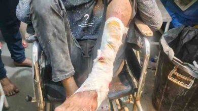 होली ड्यूटी के दौरान यातायात पुलिस व ट्रैफिक मितान द्वारा सहायता पहुंचा कर मानवीय संवेदनशीलता का दिया गया परिचय