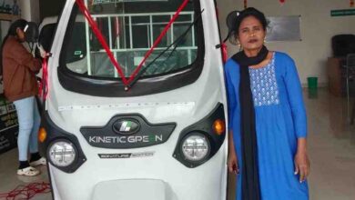 दिव्यांगता भी नहीं रोक सकी सायरा बनो का हौसला, ई-रिक्शा चलाकर बनीं आत्मनिर्भरता की मिसाल