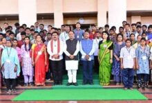 मुख्यधारा की ओर लौटता विश्वास: 140 आत्मसमर्पित नक्सलियों ने मुख्यमंत्री से की मुलाकात