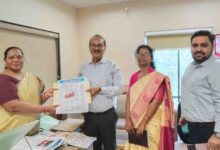 झारखंड के सूचना एवं जनसंपर्क विभाग की टीम ने छत्तीसगढ़ संवाद द्वारा प्रकाशित ‘रोजगार और नियोजन’ की ली जानकारी