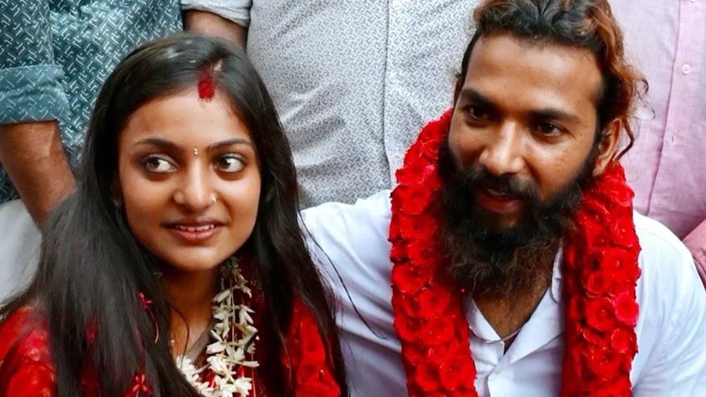 नाबालिग हैं मोनालिसा? फरमान संग बाल विवाह की अफवाहों पर पति ने खोला सच, दिखाए सबूत