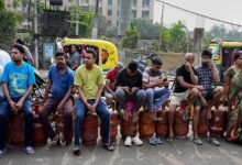 MP में LPG की किल्लत: ऑनलाइन बुकिंग ठप, सर्वर डाउन, एजेंसियों के बाहर लंबी कतारें