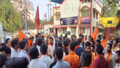 रायपुर में मुस्लिम वकील की विवादित टिप्पणी, लिखा- हिंदू इबादत क्या जानें, ये लोग काफिर, हिंदू संगठनों ने घेरा थाना, FIR दर्ज