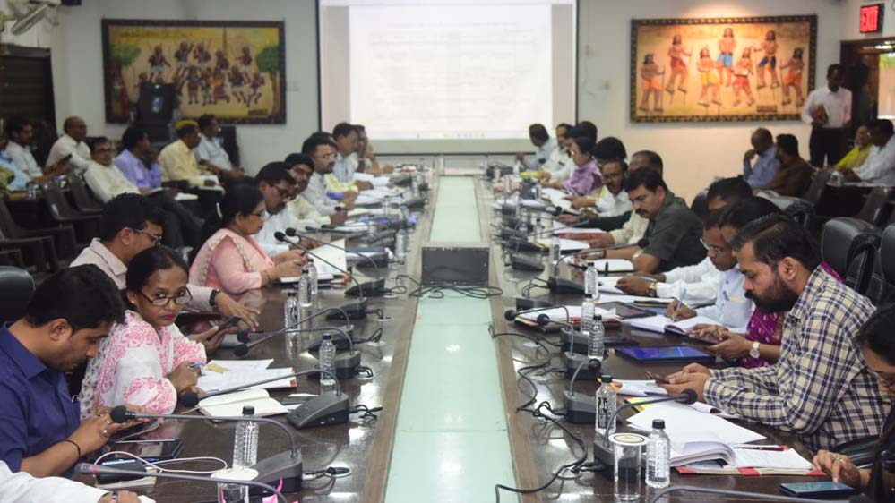 वित्तीय वर्ष की अंतिम दौड़ : 15 दिन में लक्ष्य पूरा करने कलेक्टर के सख्त निर्देश