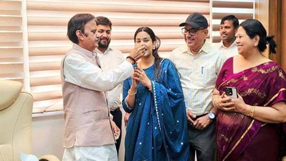 उप मुख्यमंत्री  शुक्ल ने सुश्री समीक्षा द्विवेदी को दी उज्जवल भविष्य की शुभकामनाएँ