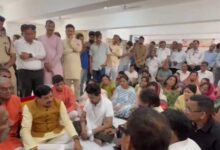 इंदौर अग्निकांड में पीड़ित परिवार से मिले सीएम डॉ. मोहन यादव, बोले- हम आपके साथ हैं, छलका दर्द